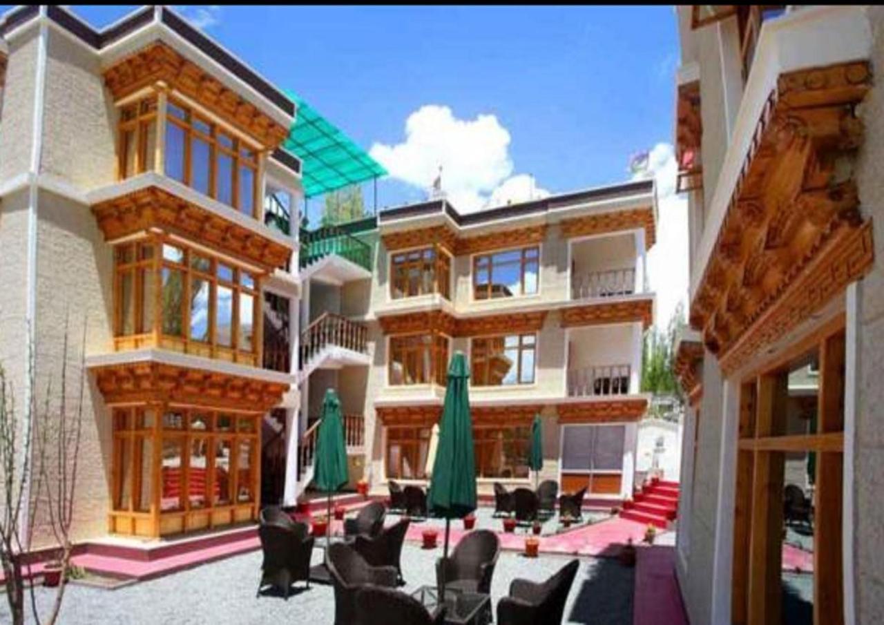 Hotel Om Ladakh Léh Exteriér fotografie