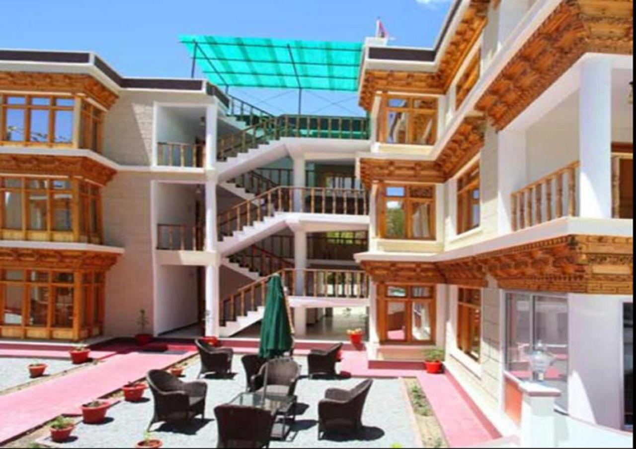 Hotel Om Ladakh Léh Exteriér fotografie